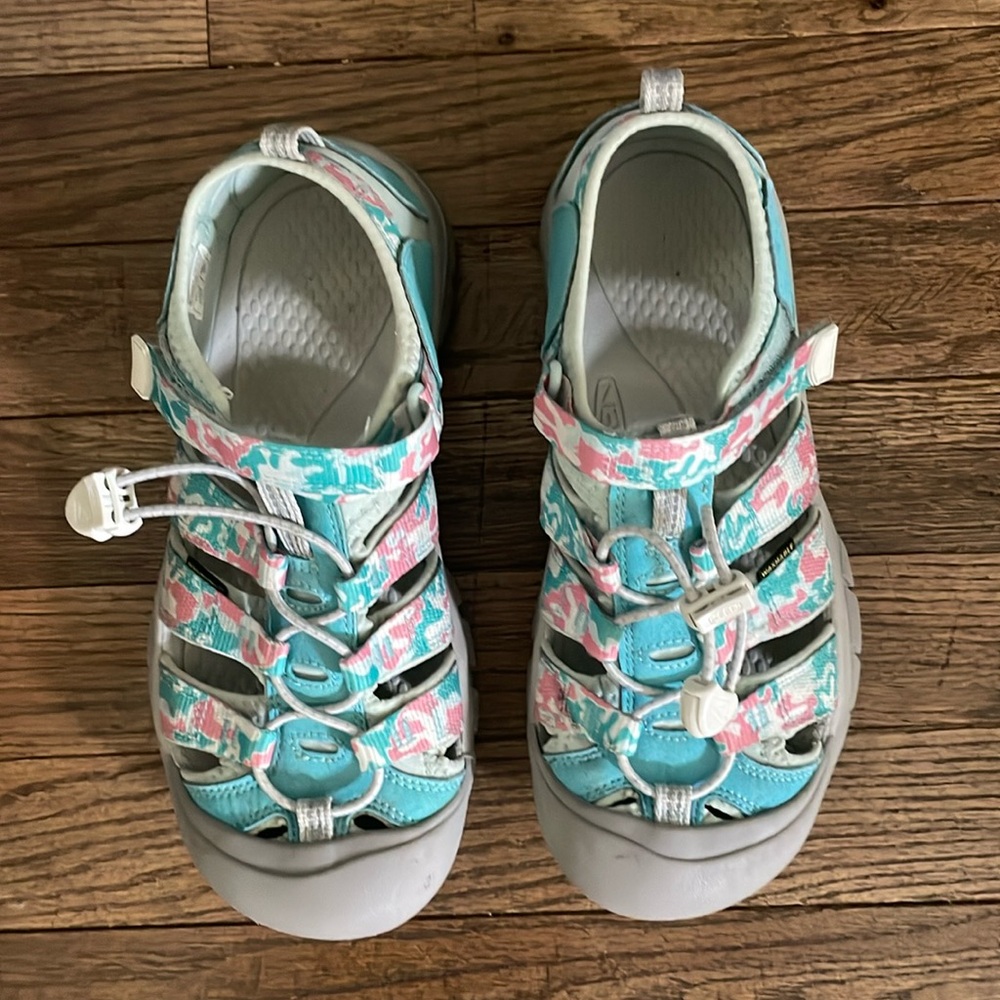 Keen camo sandals for children